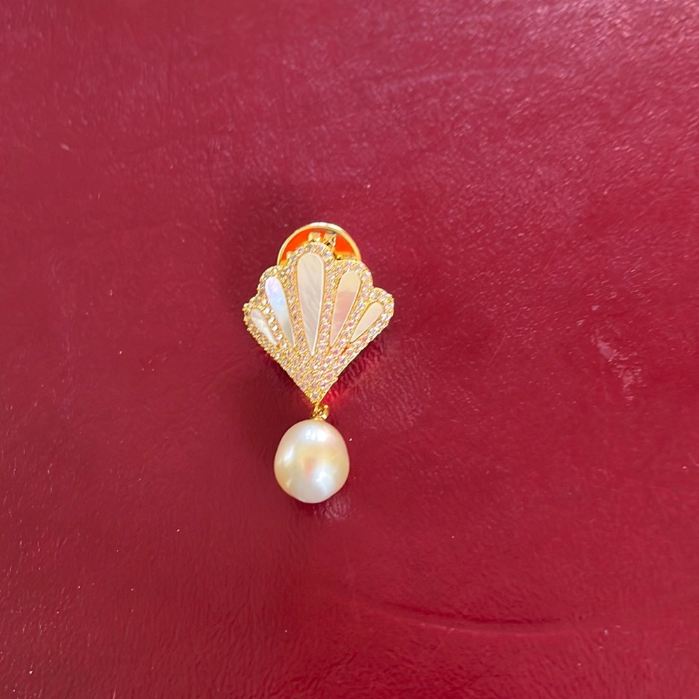 Pin with Pearl